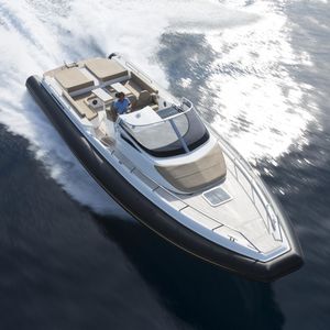 gommone entrobordo / semirigido / con console centrale / max. 18 persone