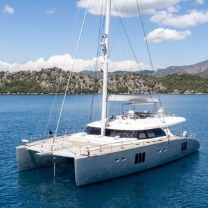 sailing-yacht catamarano