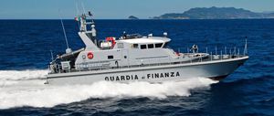 barca professionale patrol boat