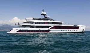 mega-yacht da crociera