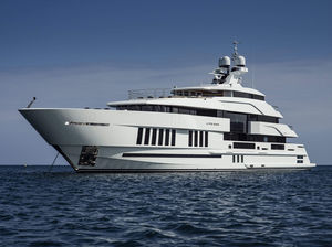 mega-yacht da crociera