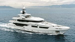 mega-yacht da crociera
