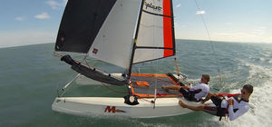catamarano sportivo da turismo