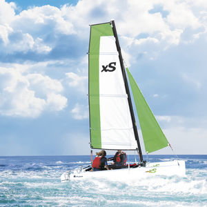 catamarano sportivo per scuola