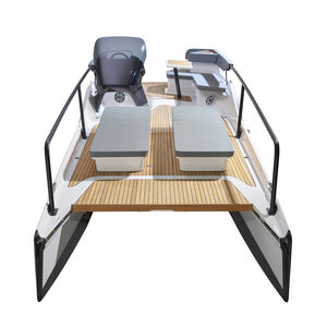 cabin-cruiser catamarano