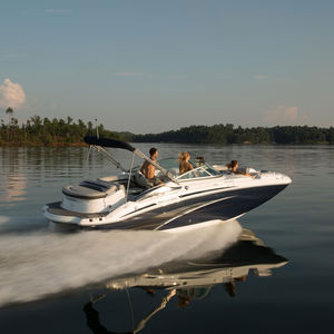 deck boat entrobordo