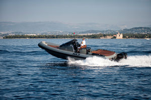 gommone entrobordo / semirigido / con console centrale / max. 14 persone