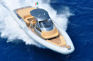 gommone entrobordo