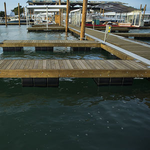 pontile galleggiante