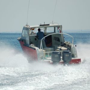 barca di supporto per immersioni