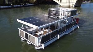 pontoon boat entrobordo