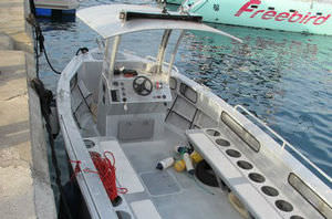 barca di supporto per immersioni