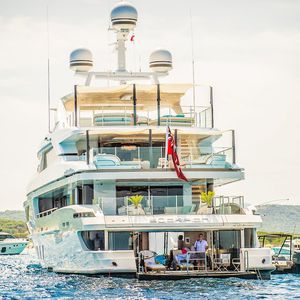 mega-yacht da crociera 1