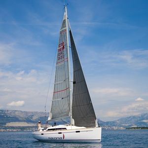 barca a vela da regata e crociera 1