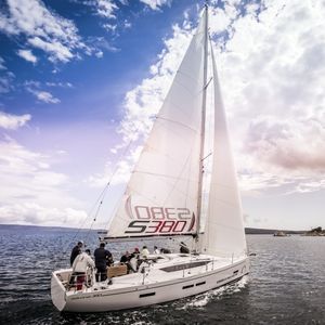 barca a vela da regata e crociera 1