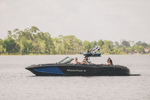 deck boat entrobordo / con dual console / da wakeboard / per wakesurf