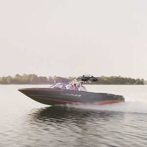 runabout entrobordo / con dual console / bow-rider / da wakeboard