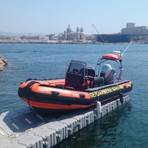 pontile galleggiante