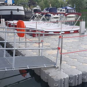 unità di galleggiamento per pontile galleggiante modulare 1