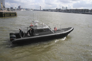 barca professionale patrol boat