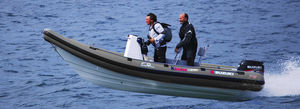 gommone fuoribordo / RIB / con console centrale / con console jockey