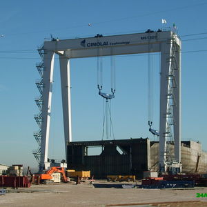 gru per cantiere navale
