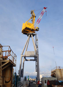 gru per cantiere navale