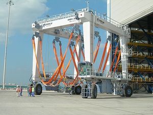 travel lift controllato a distanza 1