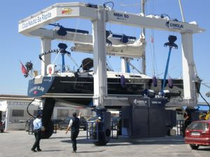 travel lift a forma di U