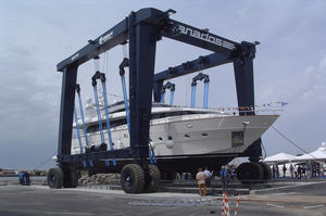 travel lift a ruote indipendenti 1