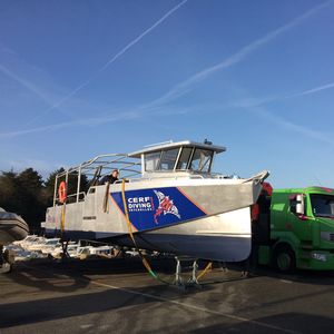 barca di supporto per immersioni