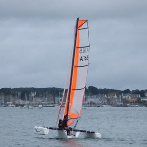 trimarano sportivo