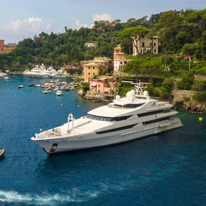 mega-yacht da crociera 1