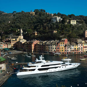 mega-yacht da crociera 1