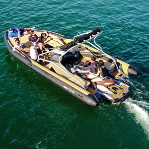 gommone a propulsione tramite jet-ski