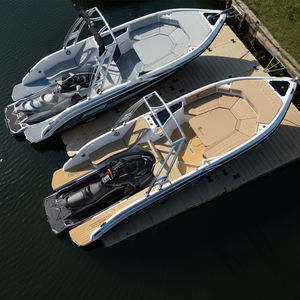 barca open a propulsione tramite jet-ski