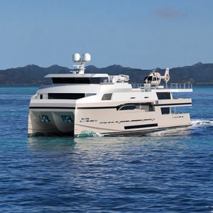 mega-yacht catamarano