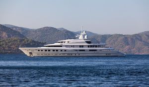 mega-yacht da crociera