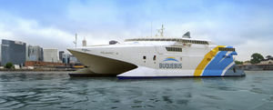 traghetto per auto catamarano
