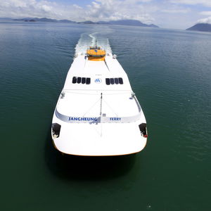 traghetto passeggeri catamarano 1