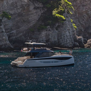 motor-yacht catamarano a motore 1