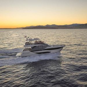 motor-yacht con fly 1