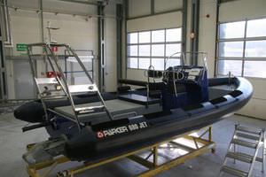gommone a idrogetto / semirigido / con console centrale / max. 12 persone