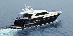 motor-yacht da crociera / con cabina di pilotaggio / IPS / alluminio