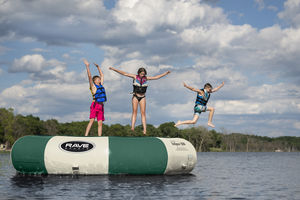 gioco acquatico trampolini