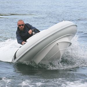 gommone entrobordo / semirigido / con console laterale / tender per super-yacht