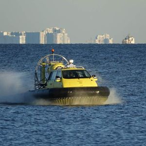 hovercraft commerciale