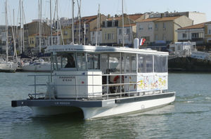 battello turistico