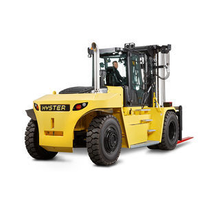 carrello elevatore per cantiere navale 1