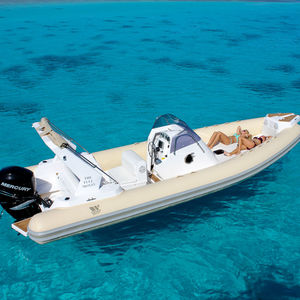gommone fuoribordo / semirigido / con console centrale / max. 18 persone
